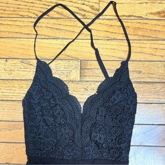 Black backless romper - Picture 3 of 3